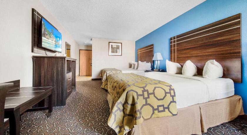 Baymont by Wyndham Muncie Near Ball State University