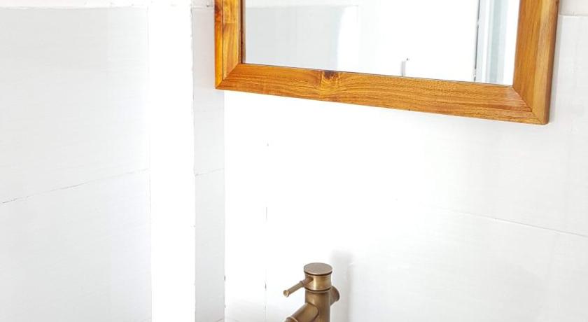 Image of Double Room with Balcony and Sea View 2