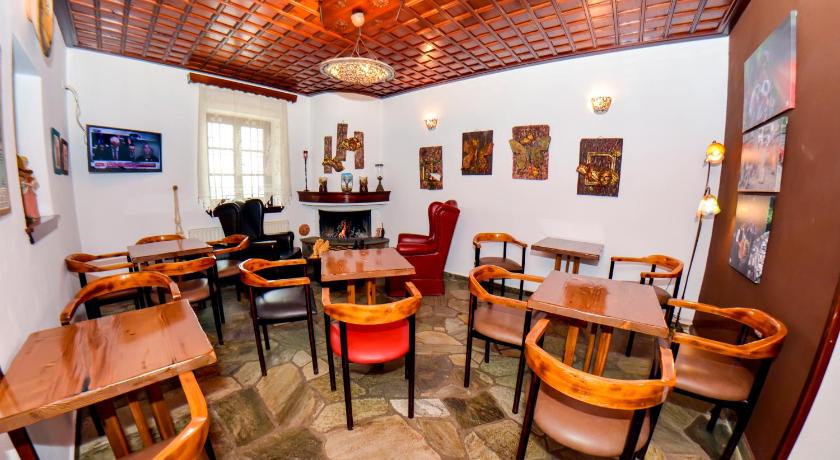 马克里尼察 Hotel Adam 2星级 酒店 泳池