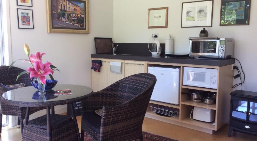 Hadley Close Entire Apartment Dunedin Deals Photos Reviews - Forsyth Dining Room Furniture Company Hadley Close Entire Apartment Dunedin Deals Photos Reviews - Forsyth Dining Room Furniture Company
