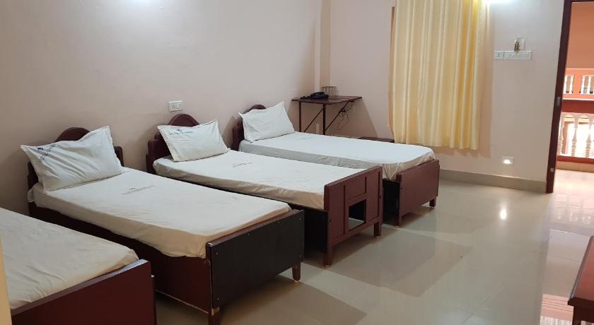 Hotel Nuhman photo