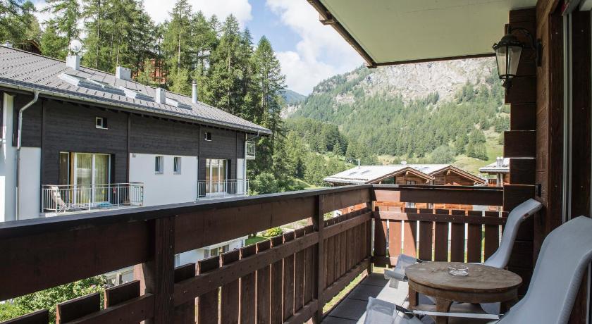 Chalet Monte Cristo photo
