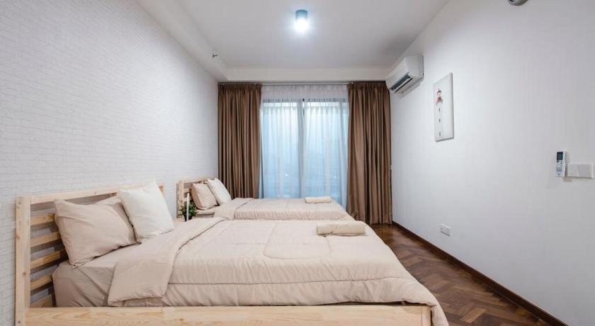 The seaview condo in island photo