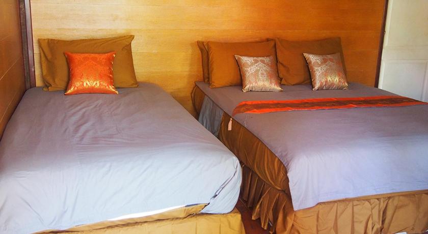Image of Deluxe Triple - 1 Double Bed and 1 Single Bed 7