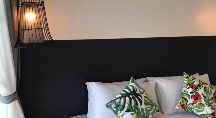 Image of Pool Side Room 15