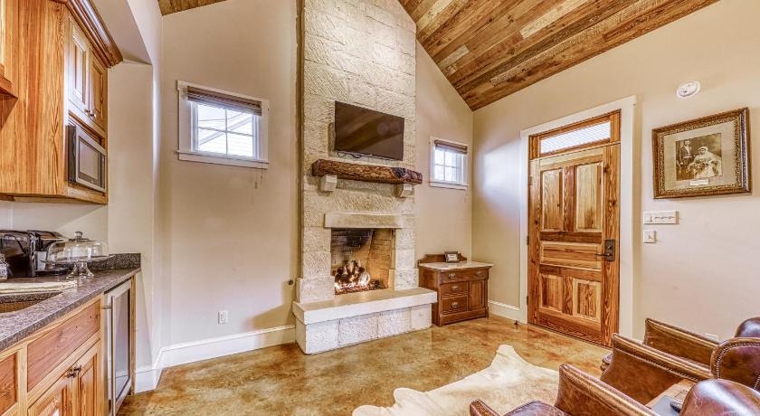 Blacksmith Quarters on Barons Creek photo