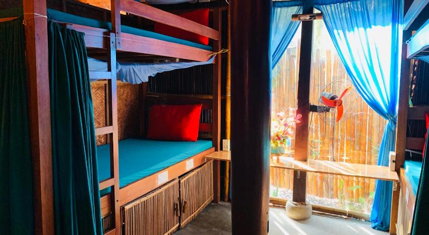 Image of Single Bed in Coed Dormitory Room 7