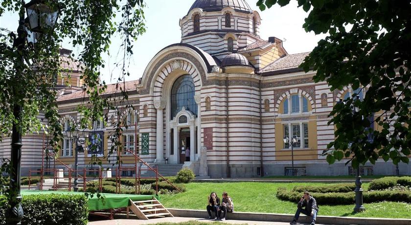 Parliament Sofia - Top Center Luxury Apartment photo