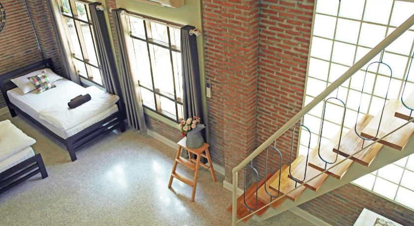 Image of Family Room 6