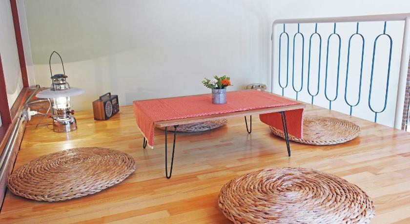 Image of Family Room 12