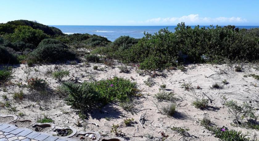 Dolphin Retreat — Hotel in Jeffreys Bay