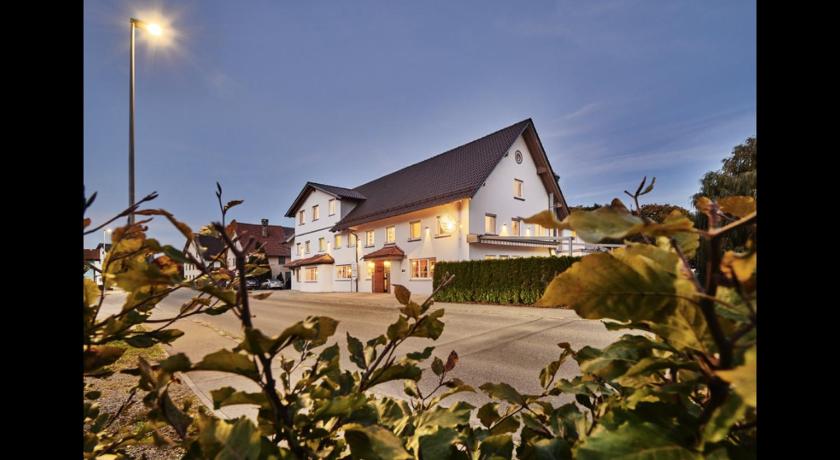 Landgasthof Lowen photo