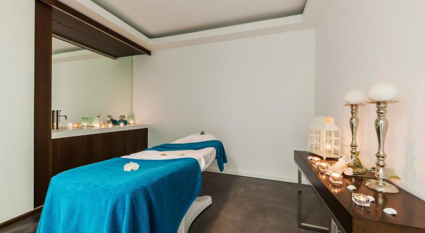 ファティマ Lux Fatima Park - Hotel, Suites & Residence 4つ星 ホテル レストラン