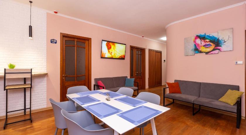 Хостел Friends House — Hotel in Odessa