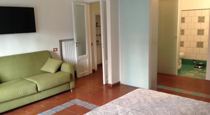 Image of One-Bedroom Apartment - Separate Building 1