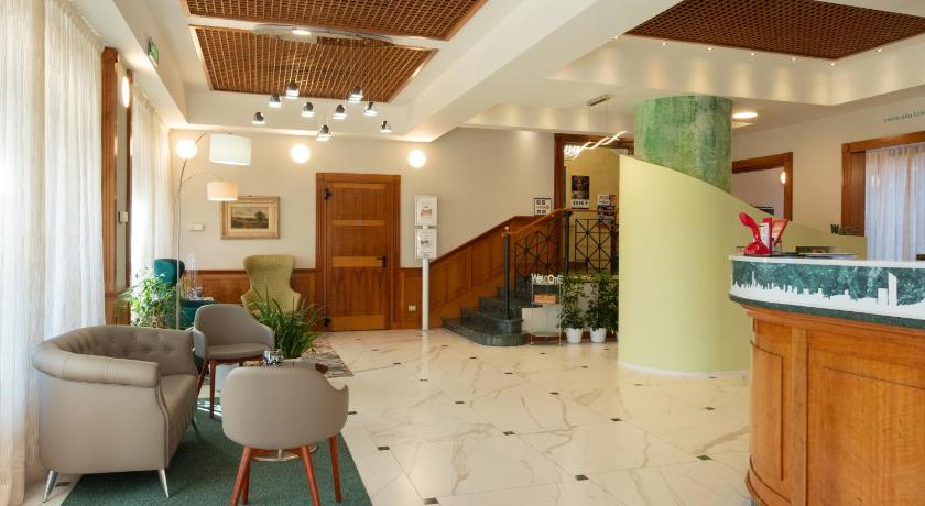 Hotel Maggiore photo