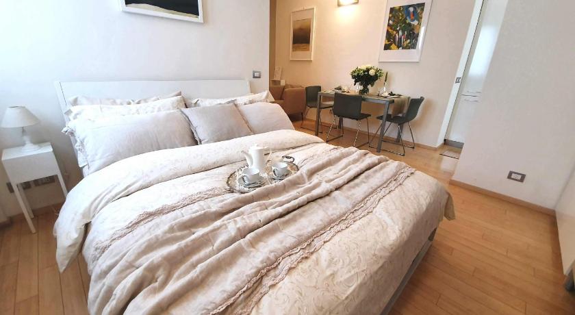 Corso Vercelli Apartment