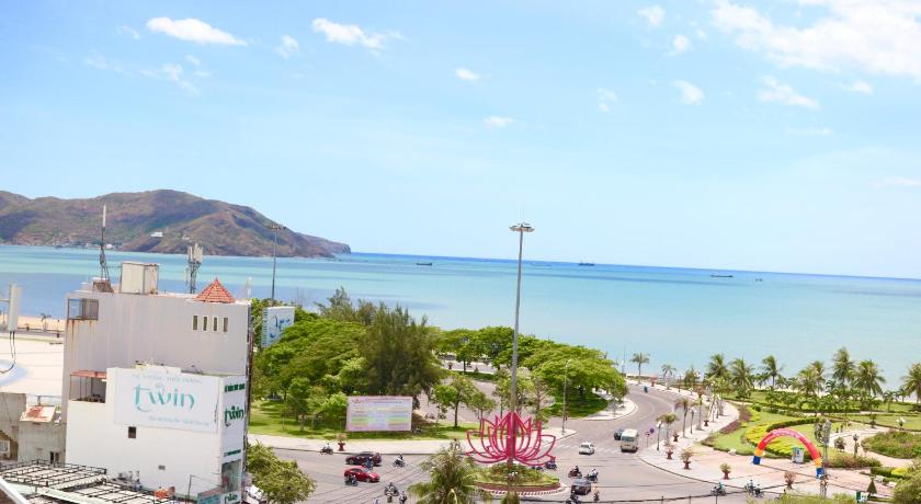 Phuong Dong Hotel & Apartment - image 28