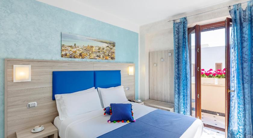 Double Room with Balcony, Hotel Piccolo Mondo in San Vito Lo Capo