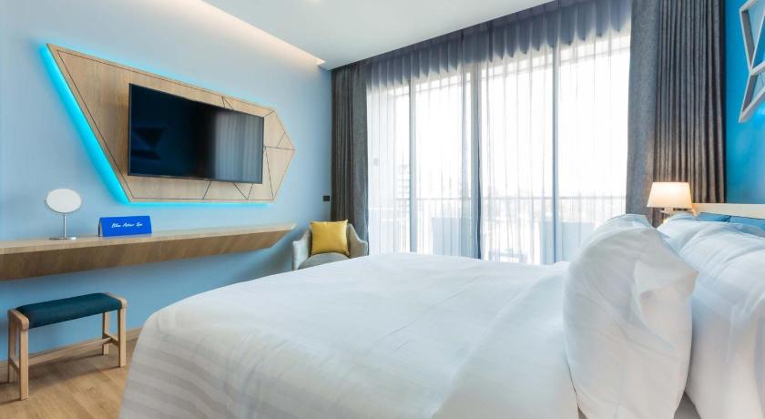 Image of Deluxe Room with Balcony 3