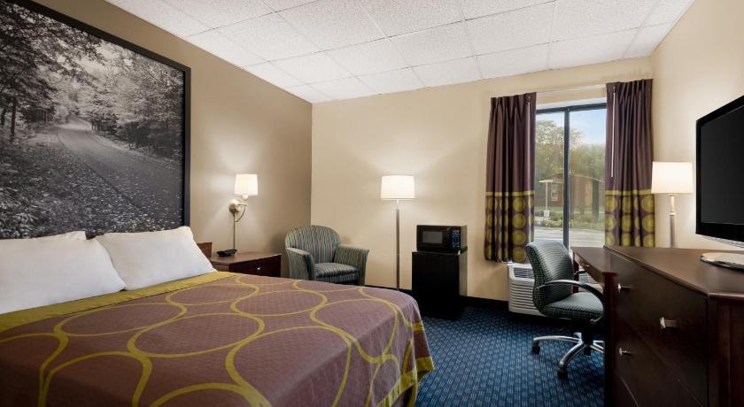 Super 8 By Wyndham Liverpool/Syracuse North Airport