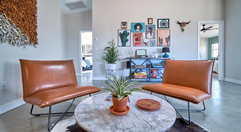 Eclectic Joshua Tree photo