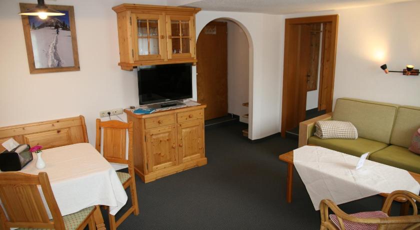 Image of Apartment with Mountain View 2