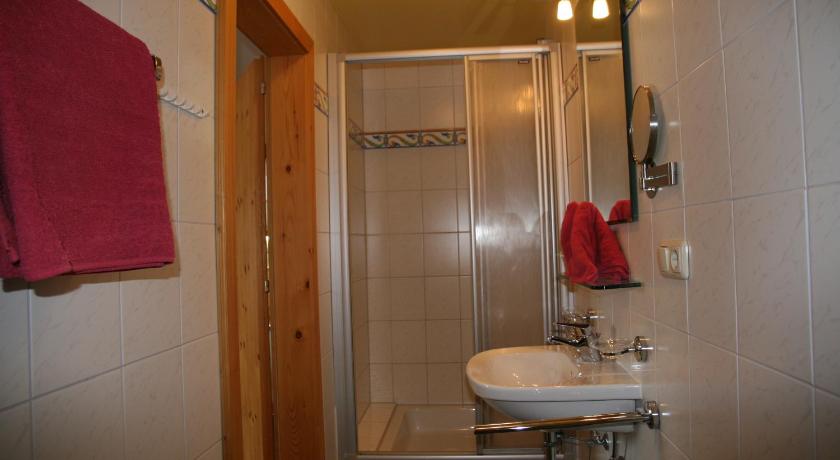Image of Apartment with Mountain View 3