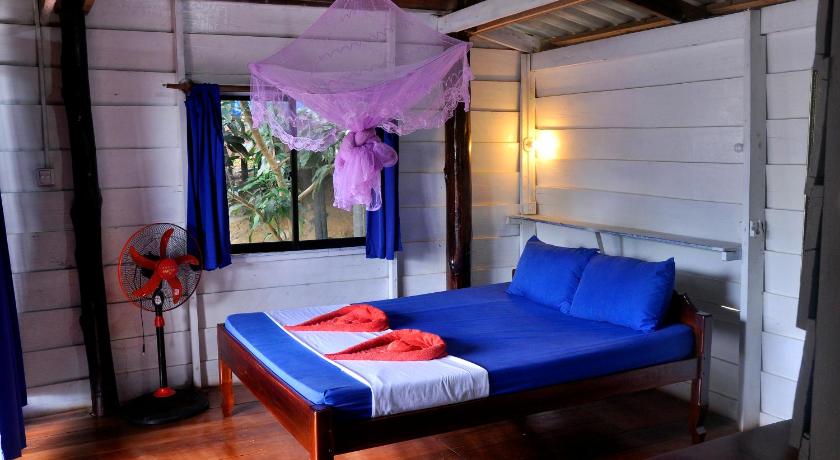 Image of Bungalow with Garden View 1