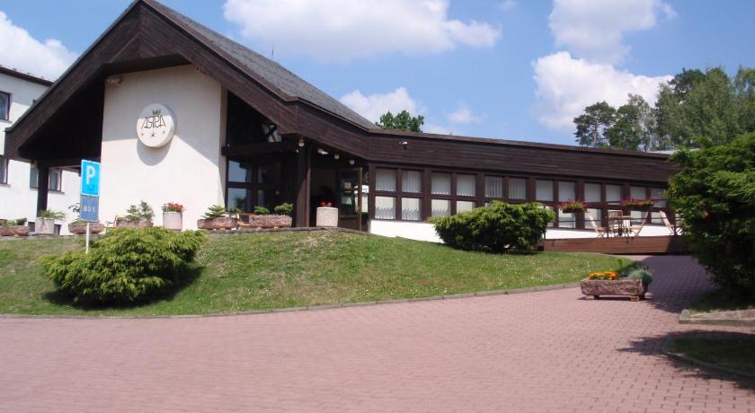 Hotel Astra — Hotel in Tuchlovice