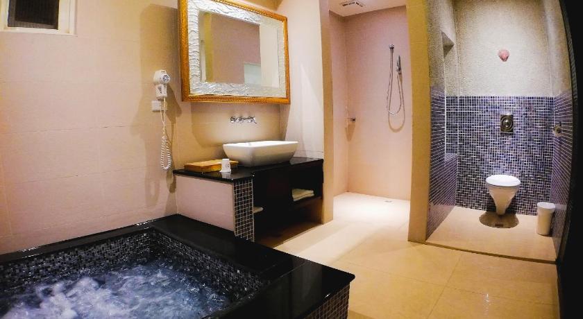Image of Superior Double Room (Check-In After 21:00) 9