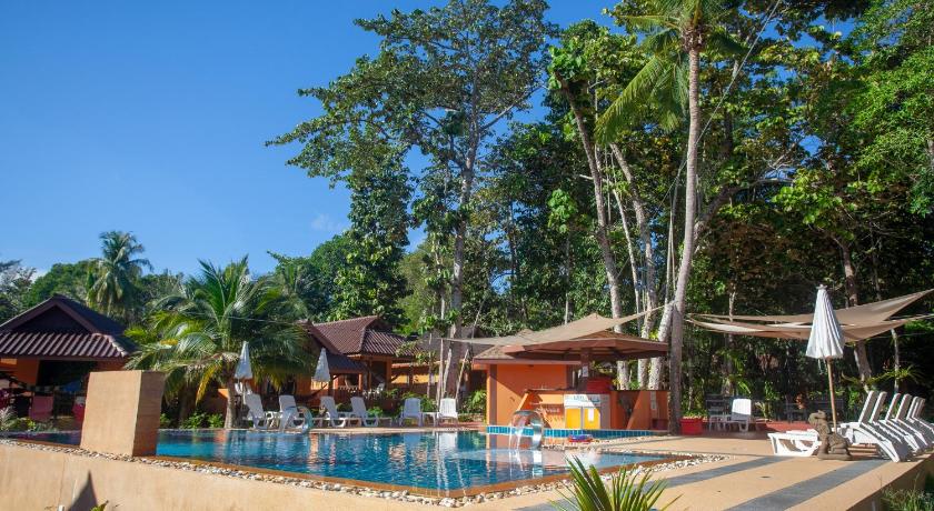 Lanta Pearl Beach Resort - image 14