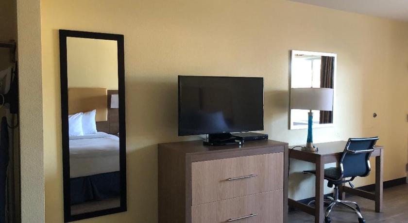 Days Inn by Wyndham Hayward Airport photo