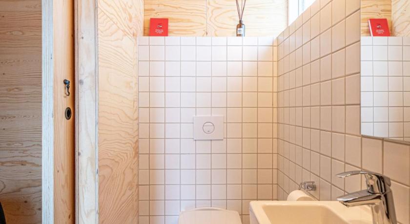 Aska, Modern Cabin photo