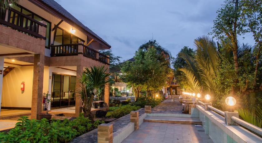 トラート Baanrimnam Resort Hotel 3つ星 ホテル ロビー