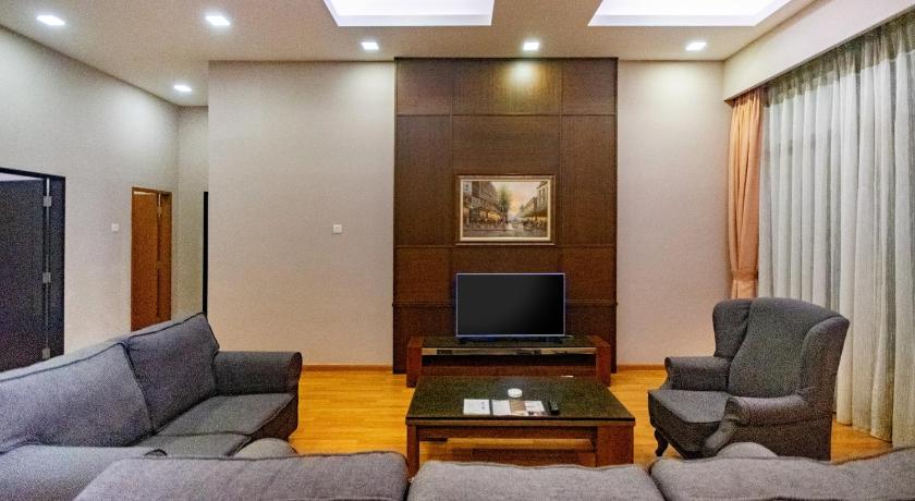 Image of Sky-Garden Penthouse 8