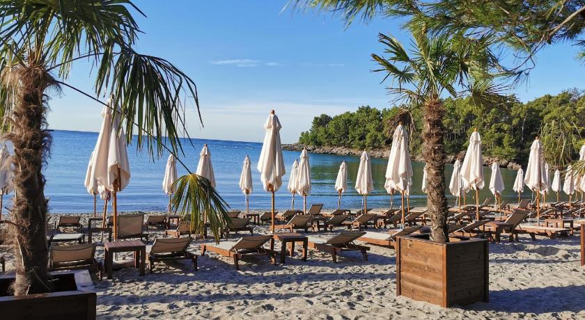 Maki Apartments - Plavi Horizonti Beach — Hotel in Tivat