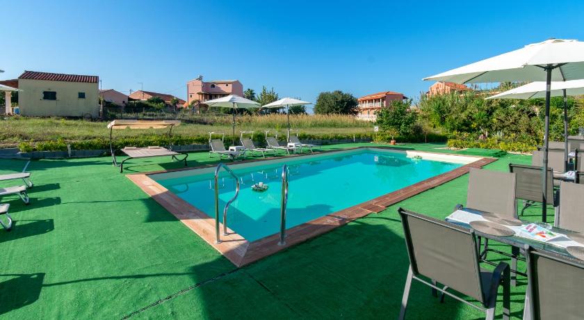 Akis Villa Studios & Apartment with Pool by Hotelius photo