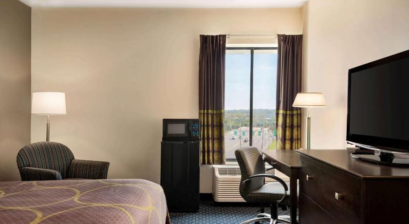 Super 8 By Wyndham Liverpool/Syracuse North Airport