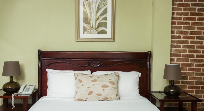 Image of Deluxe Room 9