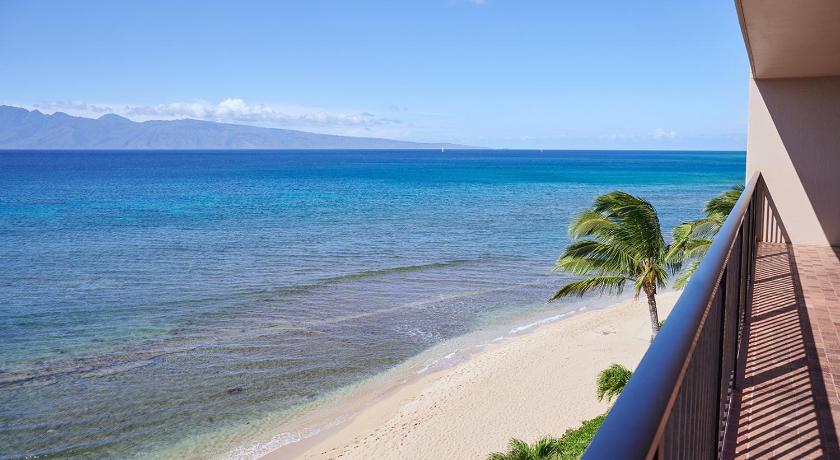 a beach with a view of the ocean, Aston Kaanapali Shores Resorts in Kaanapali (HI)
