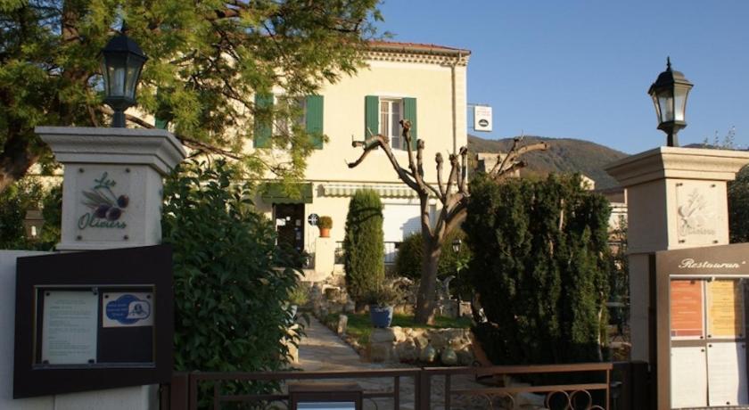 Hotel Restaurant Les oliviers — Hotel in Nyons