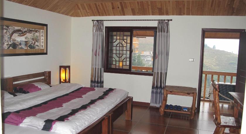 Image of Deluxe Queen Room with View 7