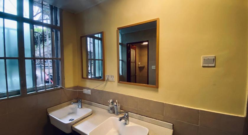 Image of 1 Bed in Female Dormitory 2