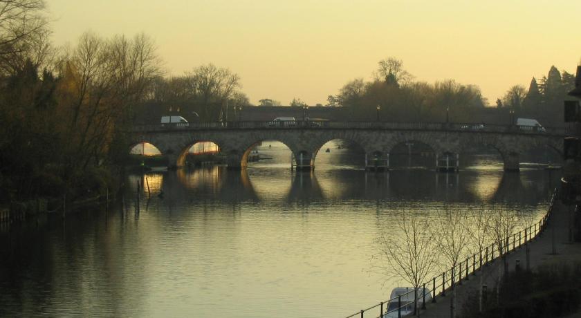 The Thames Hotel