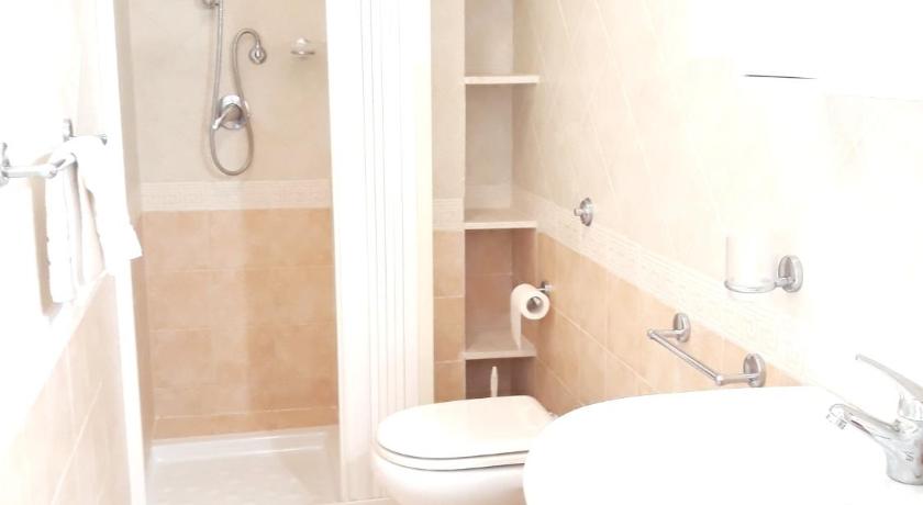 One bedroom appartement with sea view spa and furnished terrace at Vieste 2 km away from the beach photo