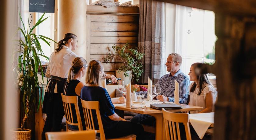 Singlebrse und Singletreff Mistelbach: brsen bieten nicht nur Singles viele Mglichkeiten. Sie sind als Treff fr Online Bekanntschaften optimal Singlebrse in Mistelbach und Singletreff - flirt-hunter