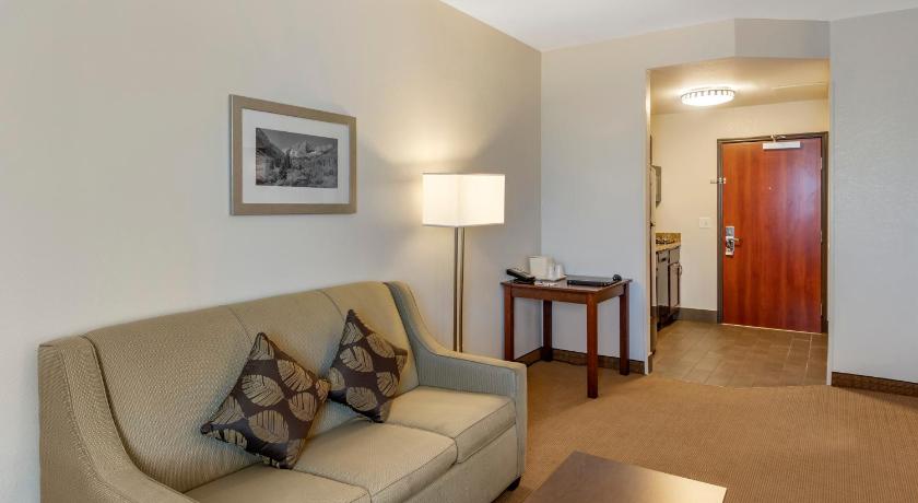 MainStay Suites Near Denver Downtown