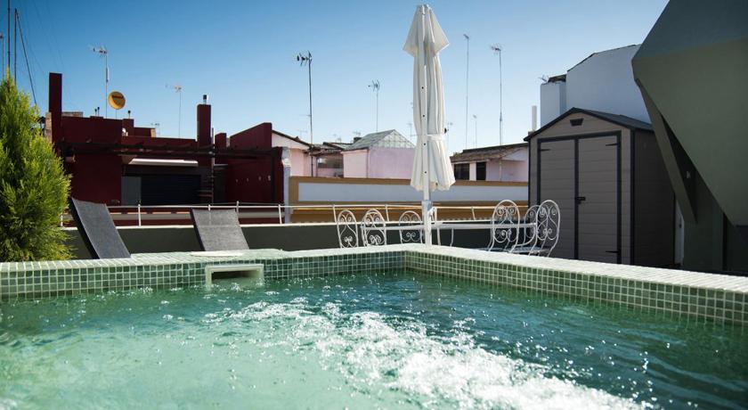 Slow Suites Maestranza — Hotel in Seville