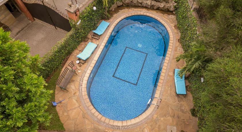 Meltonia Luxury Suites photo